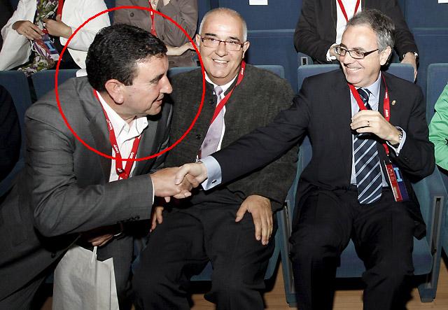 Un líder sindicalista navarro pillado en plena crisis cenando en “El Bulli”.